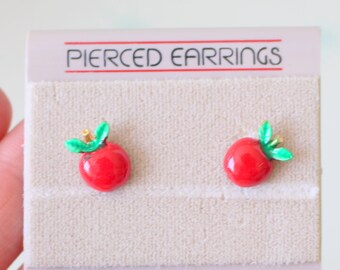 Vintage APPLE Earrings...new old stock. cute. kitschy. vintage apple earrings. red apple. retro. kitsch jewelry. fruit. NOS