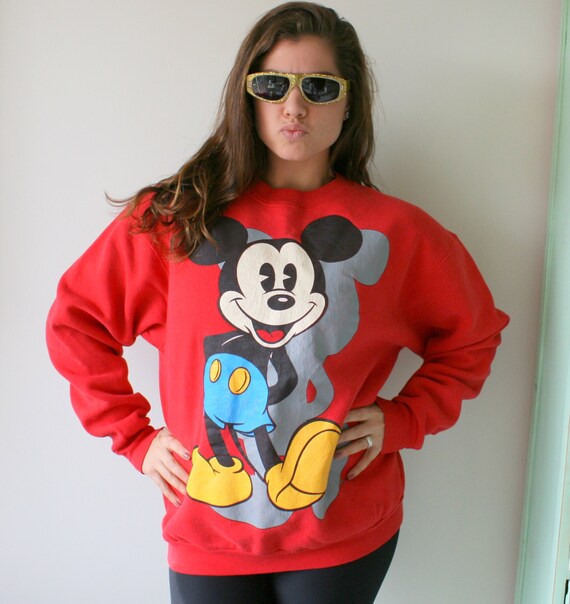 Vintage MICKEY MOUSE Sweatshirt...walt disney. min