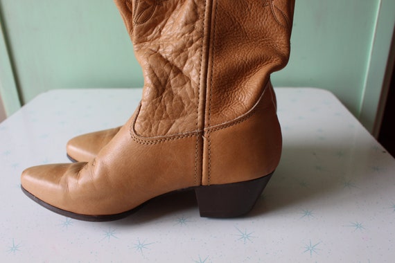 Vintage WESTERN HIPPIE Boots..camel brown. . cowb… - image 5