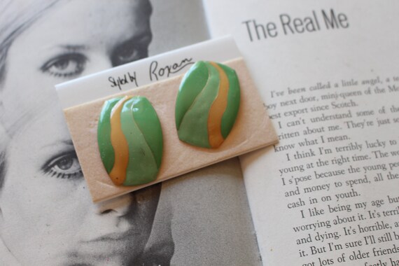 NOS 1980s GLAM Earrings...new old stock. green. r… - image 3