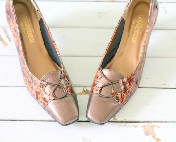 1960s MAGDESIANS Heels....size 9 women...leather.