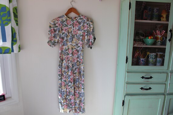 SALE/// Vintage 1990s FLORAL Dress...retro. 90s c… - image 2