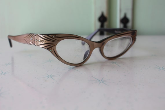 1950s Winged Cat Eye Glasses: Vintage Bronze Eyew… - image 5