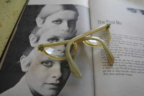 1950s 1960s Vintage YELLOW CAT EYE Glasses......v… - image 4