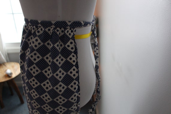 1960s Atomic Apron: Vintage Patchwork Paisley Kit… - image 6