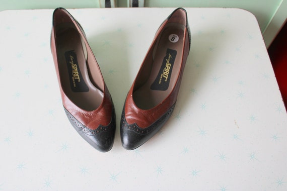 1980s BLACK and BROWN Two Toned Pumps....size 8 w… - image 1