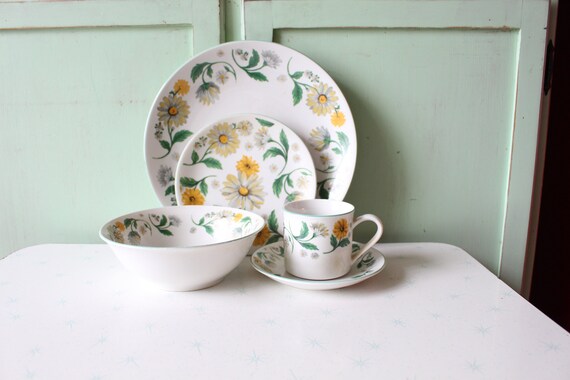 Free Stock Photo of retro vintage kitchenware ceramics