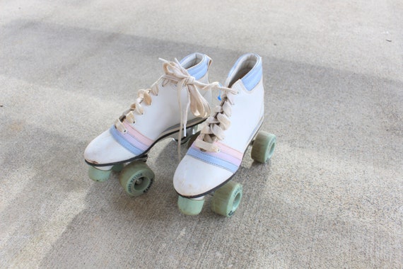 Vintage ROLLER SKATES.retro. pacer. rink master. … - image 3