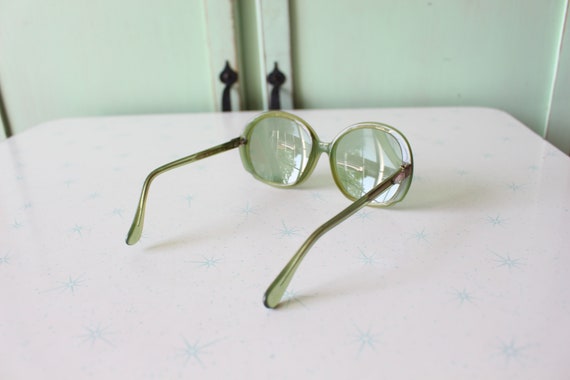 Green VINTAGE 1960s Atomic Retro Sunglasses..eyew… - image 5