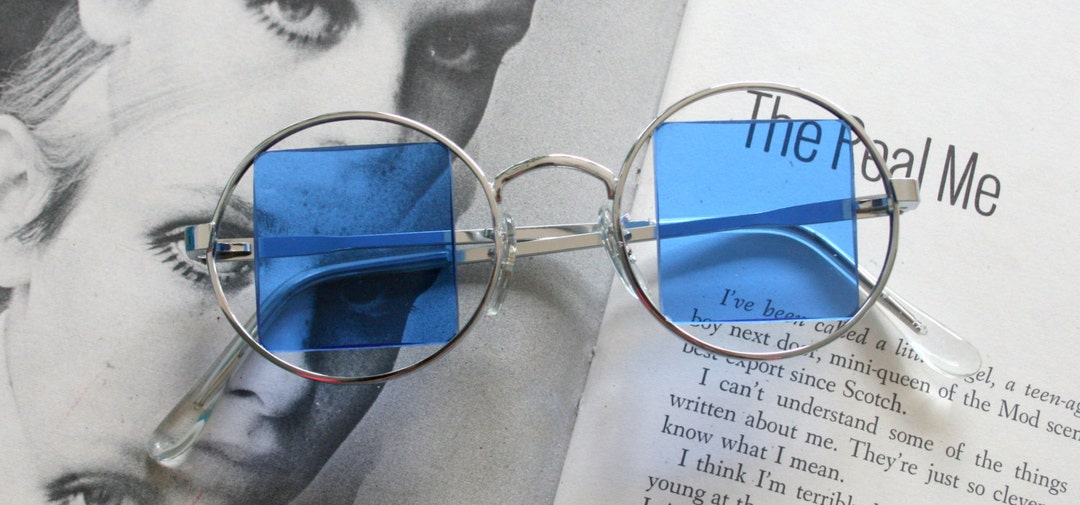 Super Cool True Vintage 1970s Navy Blue 3D Geometric Ribbed Textured Sunglasses Super Cool True Vintage 1970s Navy Blue 3D Geometric Ribbed  main image 3