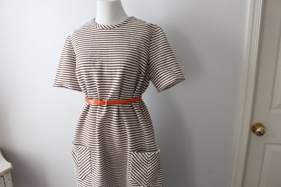 1970s GROOVY Vintage MOD Striped Brown Swirl Dres… - image 7