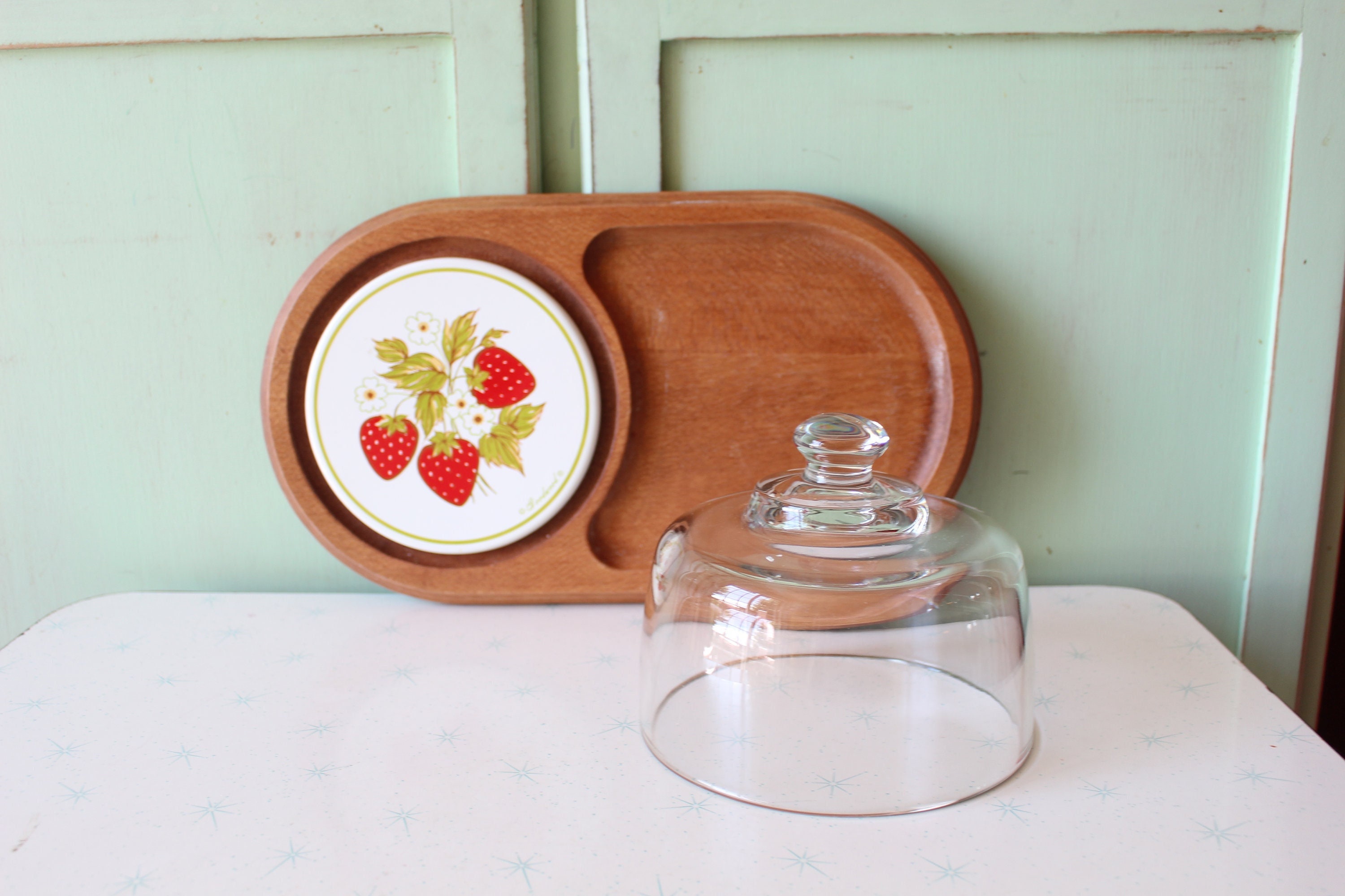 Vintage Strawberry Wood Cutting Board with Glass Lid