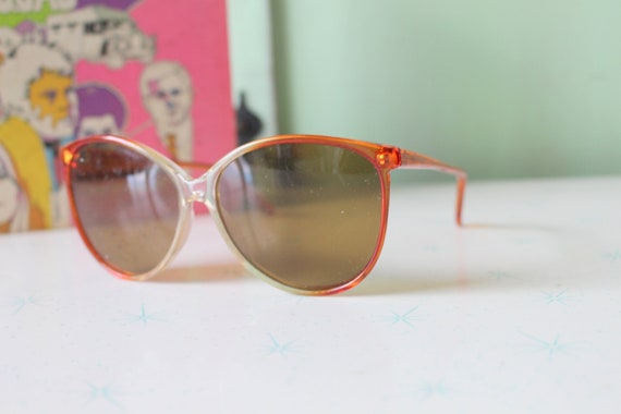 Vintage 1980s MOD GIRL Sunglasses....fancy. big l… - image 1