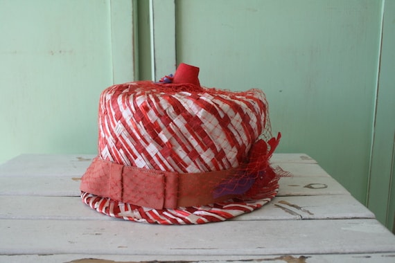 Vintage RED HAT Straw Hat...liberty hat. straw ha… - image 2