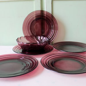 Vintage Mid Century Lila Retro Geschirr Set....Geschenk zur Hochzeit. ausgefallen. 1970er Jahre. 1960er Jahre. kitschig. trinken. servieren. Platten. Schale. antike Glaswaren