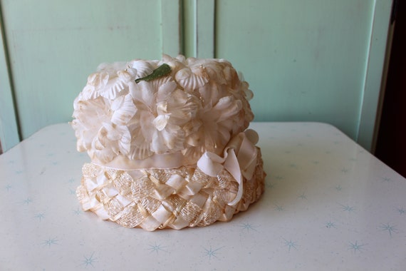 Vintage FLORAL DREAM Hat....flower hat. straw hat… - image 7