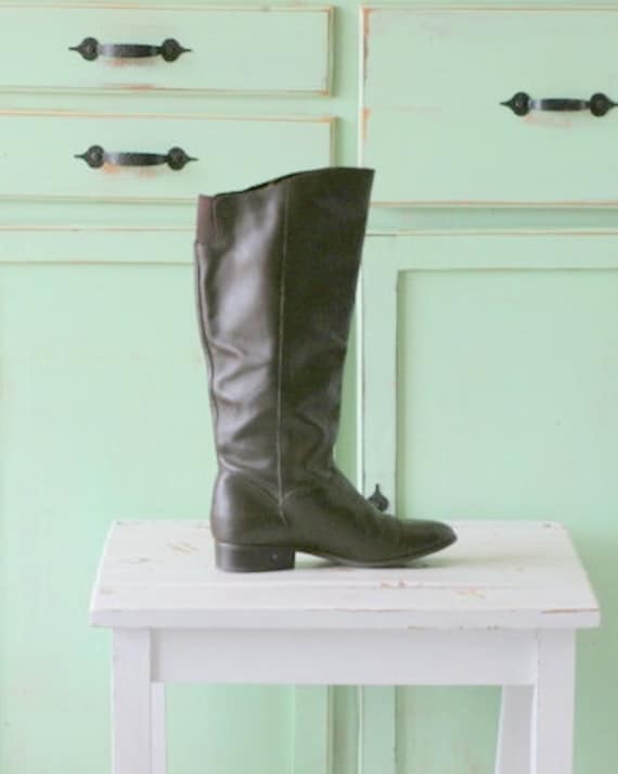 Vintage MOD GIRL Boots size 6.5 Womens designer Boots. Hipster