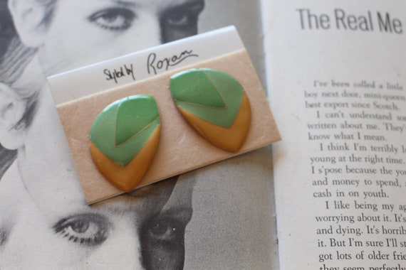 NOS 1980s GLAM Earrings...new old stock. green. r… - image 2