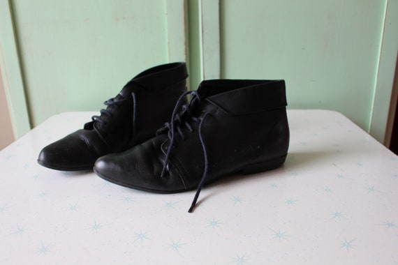 Vintage 9 AND COMPANY Black Leather Boots...size … - image 4