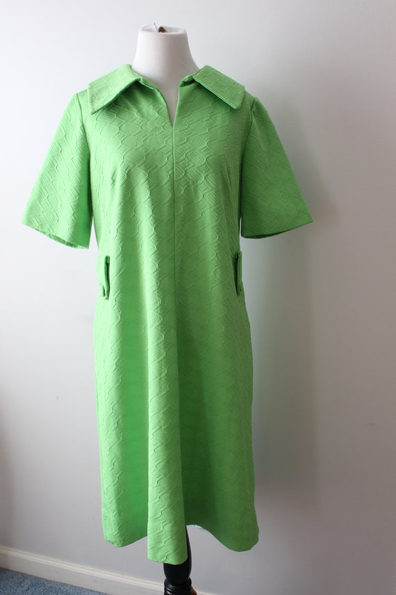 Vintage LIME GREEN Day Dress....size medium large… - image 4