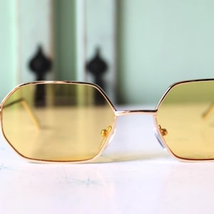 Vintage 90s Yellow Lens Sunglasses: Retro Clubmaster Style
