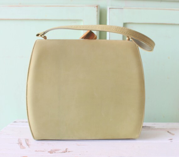 1960s MOD GIRL CLUTCH Purse.....glam. green. date
