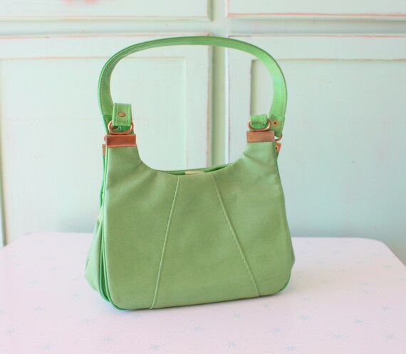 1960s MOD GIRL CLUTCH Purse.....glam.. green. date
