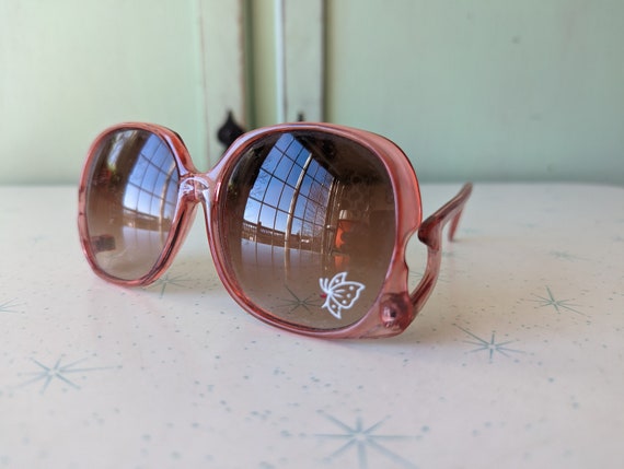 1980s Vintage RAD Retro Sunglasses....hip. groovy… - image 2