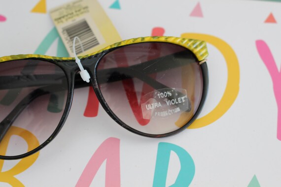 Oversized 1980s Sunglasses: Black & Yellow Retro … - image 3