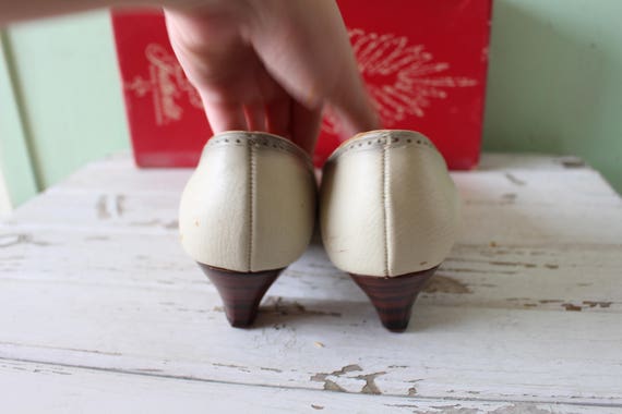 1960s Fancy Heels.....size 6.5 womens....shoes. p… - image 4