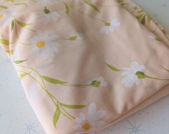 Vintage Floral Fitted Sheet: Retro Peach Sunflower Print Double Bedding
