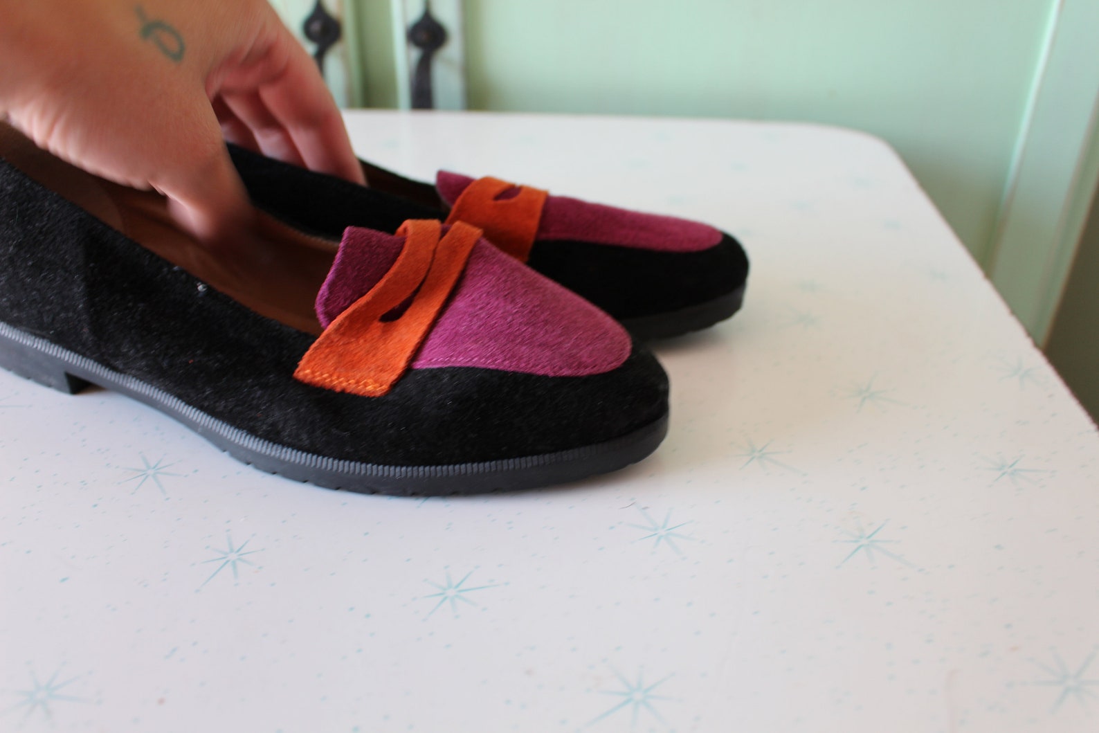 vintage designer suede flats....size 7 womens...shoes. retro. mod. designer. suede. black. ballet flats. 1980s flats. oxfords. p vintage designer suede flats....size 7 womens...shoes. retro. mod. designer. suede. black. ballet flats. 1980s flats. oxfords. p