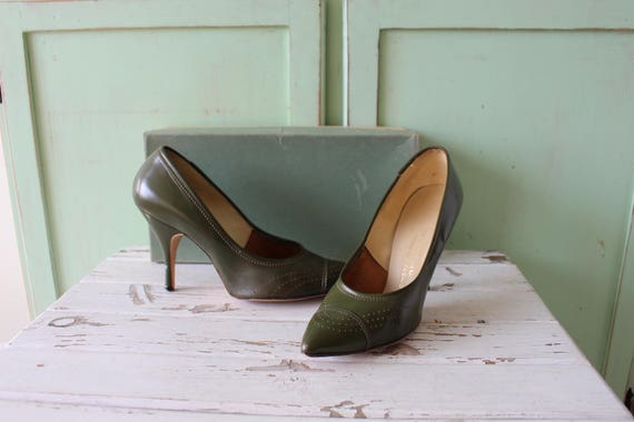 1960s Vintage OLIVE Green Heels.size 6.5 womens..… - image 5