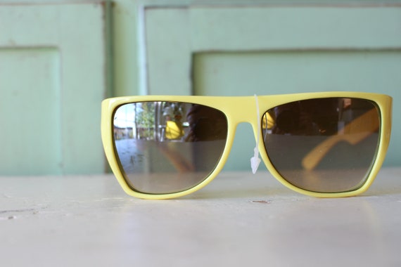 Vintage Flat Top Mod Taiwan ROC 1980s Sunglasses.… - image 3