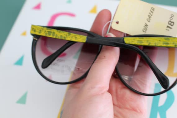 Oversized 1980s Sunglasses: Black & Yellow Retro … - image 4