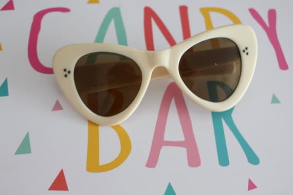 Vintage Cream Cat Eye Sunglasses, France, 1950s-6… - image 2