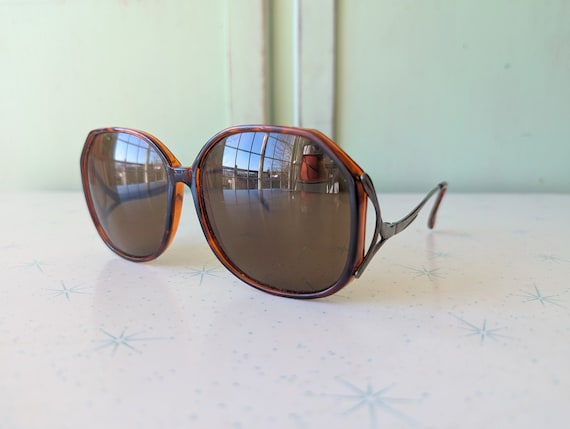 Vintage 1980s MOD Sunglasses: Tinted Lens Eyewear