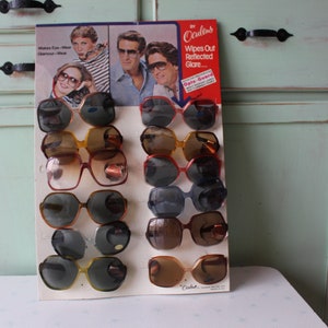 1970s MOD GIRL Sunglasses..twiggy. womens eyewear. big lens. funky. woodstock. hippie. rare. red. deadstock sunglasses. glass. mod image 6