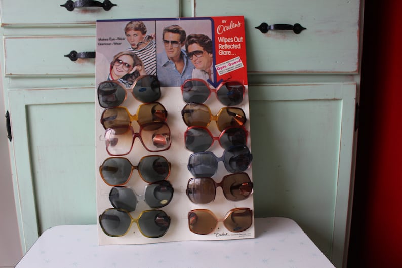 1970s MOD GIRL Sunglasses..twiggy. womens eyewear. big lens. funky. woodstock. hippie. rare. red. deadstock sunglasses. glass. mod image 6