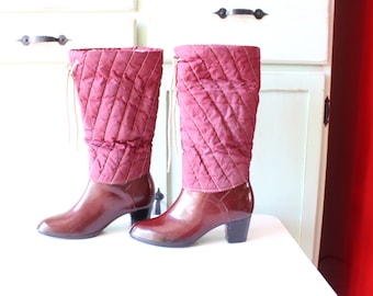 1970s CRANBERRY RAIN Boots...size 7 womens... snow boots. red boots. 1970s 1980s boots. costume. hipster. killer boots. rain boots. indie.