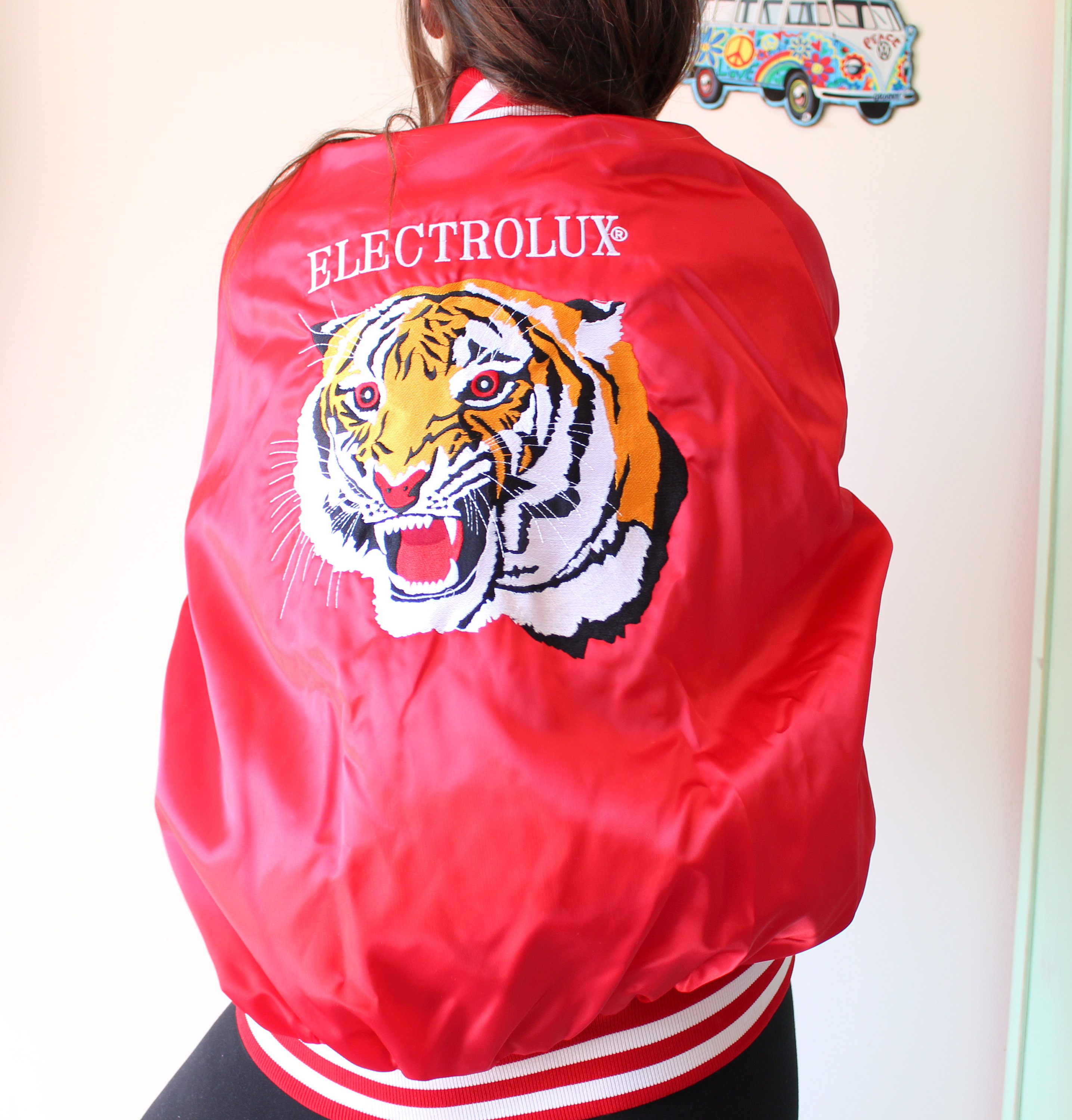 années 1980 tigre rouge Mesh veste... coloré. lumineux. rétro. unisexe. arc en ciel. des années 1980. des années 1990. plaisir de rad.. Mens. femmes. imperméable. hipster. urbain années veste... 1980 tigre rouge Mesh veste... années coloré. lumineux. rétro. unisexe. arc en ciel. des années 1980. des années 1990. plaisir de rad.. Mens. femmes. imperméable. hipster. urbain f90f54