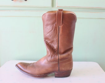 Vintage COWBOY Boots....texas. cowboy. country. western. . vintage boots. mens. hipster. calf length. cowboy. western. indie. brown