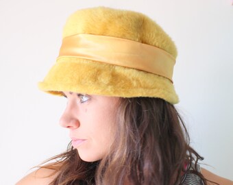 Brunschwig Midcentury Vintage Mustard Yellow Furry Hat - Etsy display picture 2