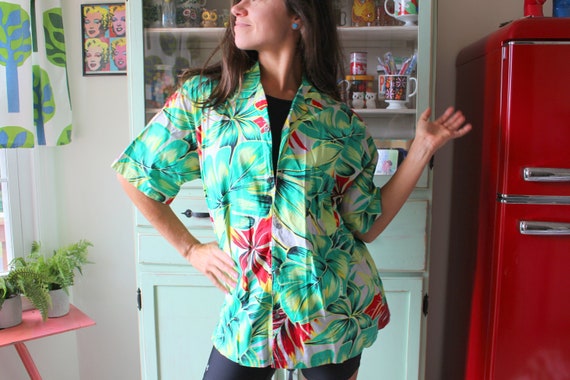 1980s Vintage Hawaiian FRUIT FLORAL Blouse....unis