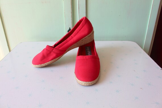 1970s CANVAS Wedges..size 7 womens...retro. wedges