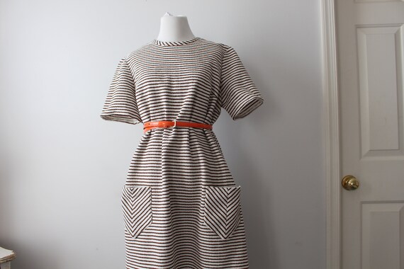 1970s GROOVY Vintage MOD Striped Brown Swirl Dres… - image 9