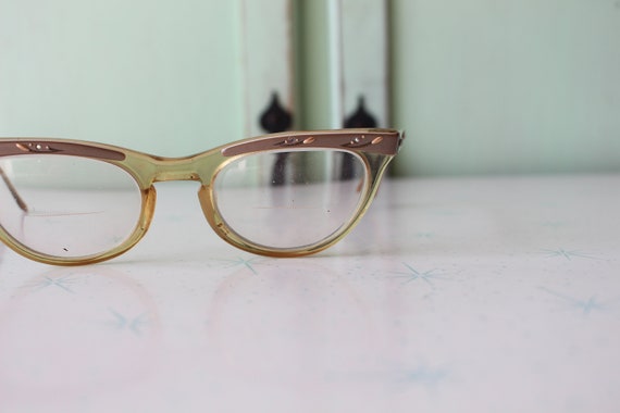 Vintage 1950s Cat Eye Glasses: Bronze Winged Eyew… - image 4