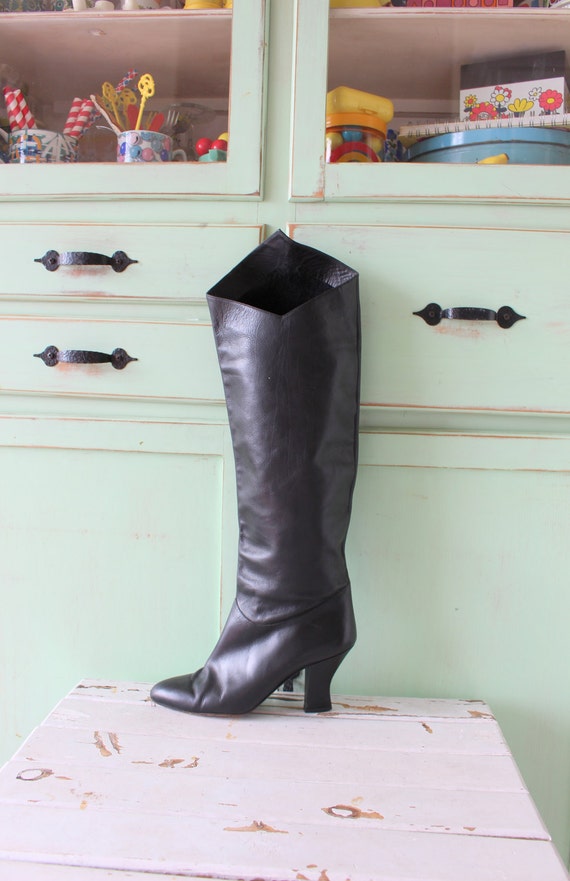 1980s Vintage BLACK LEATHER Mod Girl Boots...size… - image 2