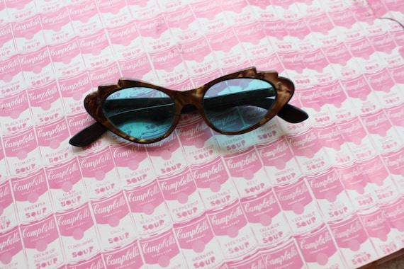 1950s 1960s Winged Cat Eye Sunglasses..vintage ey… - image 4