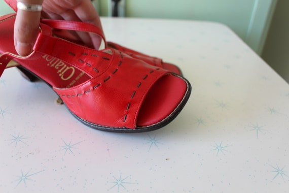 1960s Red Vtg Sling Back Peep Toed Heels....size … - image 5